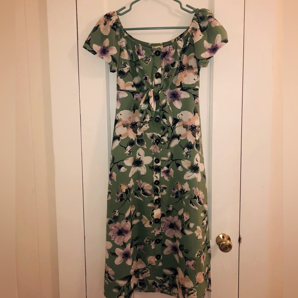 💕3/$19💕 Miami Tie Front Off Shoulder Button Floral Maxi